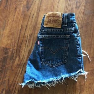 VINTAGE LEVI distressed high waist shorts SM